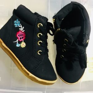 Toddler boots size 5